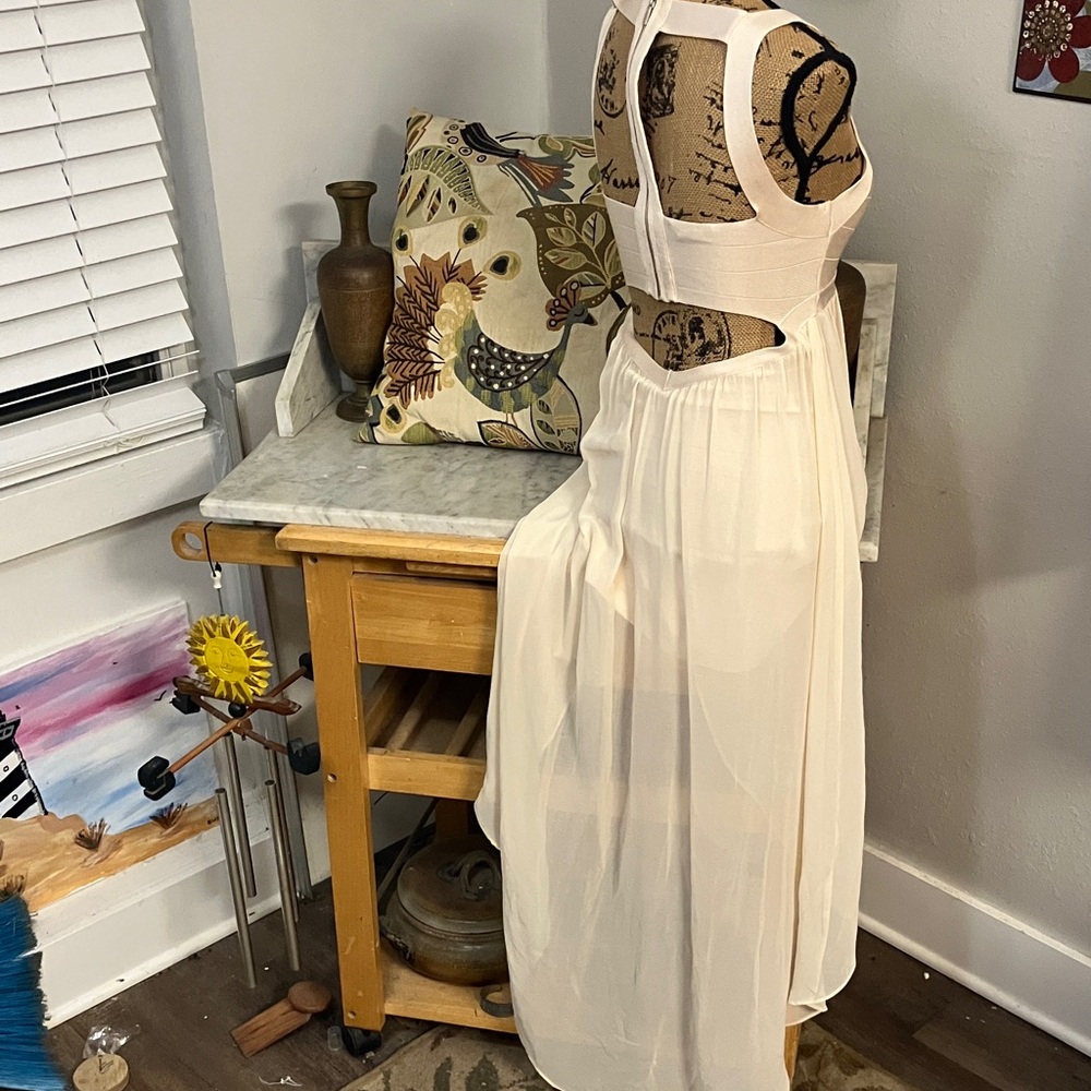 bebe Cream High Low Dress Sexy Fabulous Style Never Worn!!❤️ S Prom Formals - Picture 4 of 15